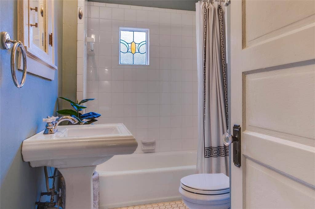6019 Goliad Avenue, Dallas, TX 75206 6019 Goliad Avenue, Dallas, TX 75206