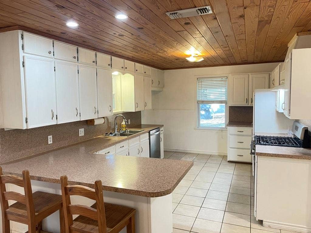 612 Valle Vista Drive, Athens, TX 75751 612 Valle Vista Drive, Athens, TX 75751