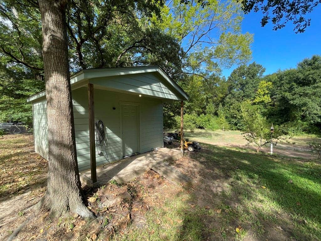 612 Valle Vista Drive, Athens, TX 75751 Storage Building