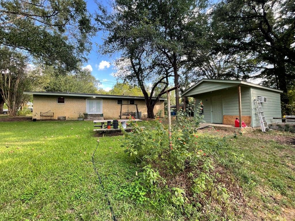 612 Valle Vista Drive, Athens, TX 75751 Backyard