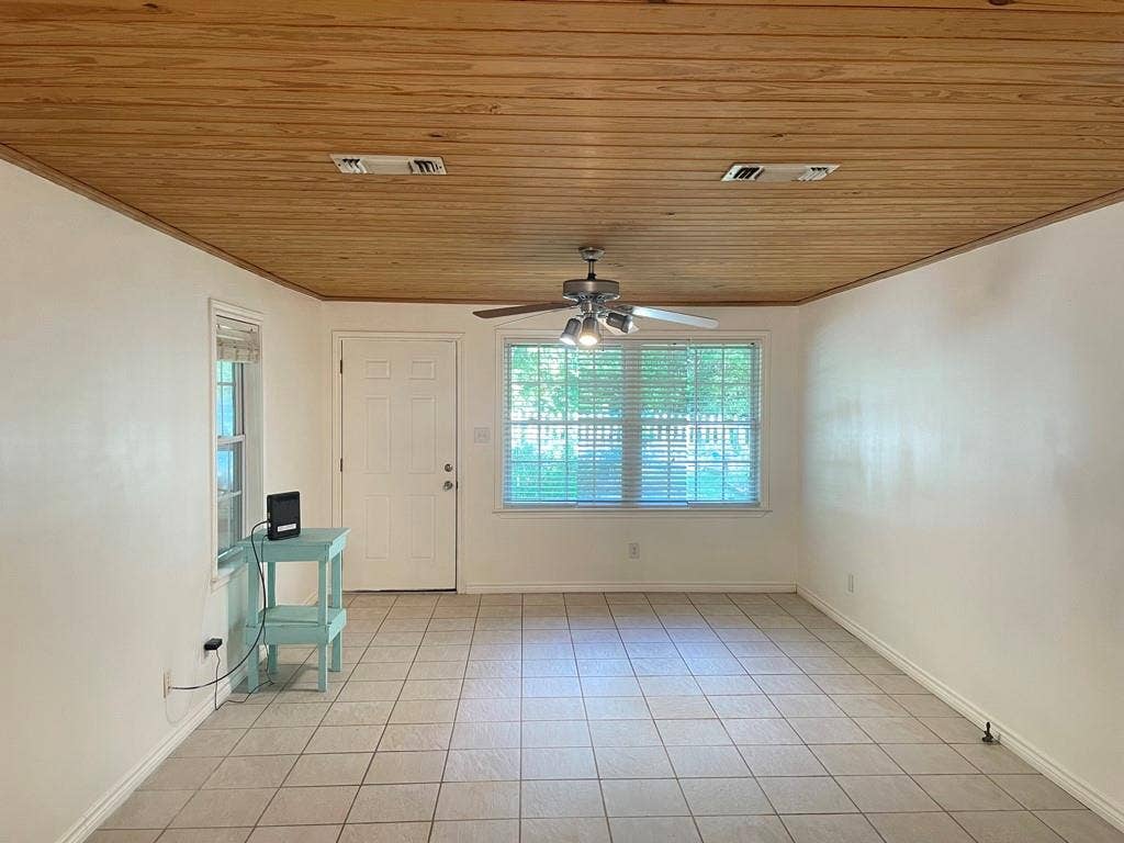 612 Valle Vista Drive, Athens, TX 75751 Living Area