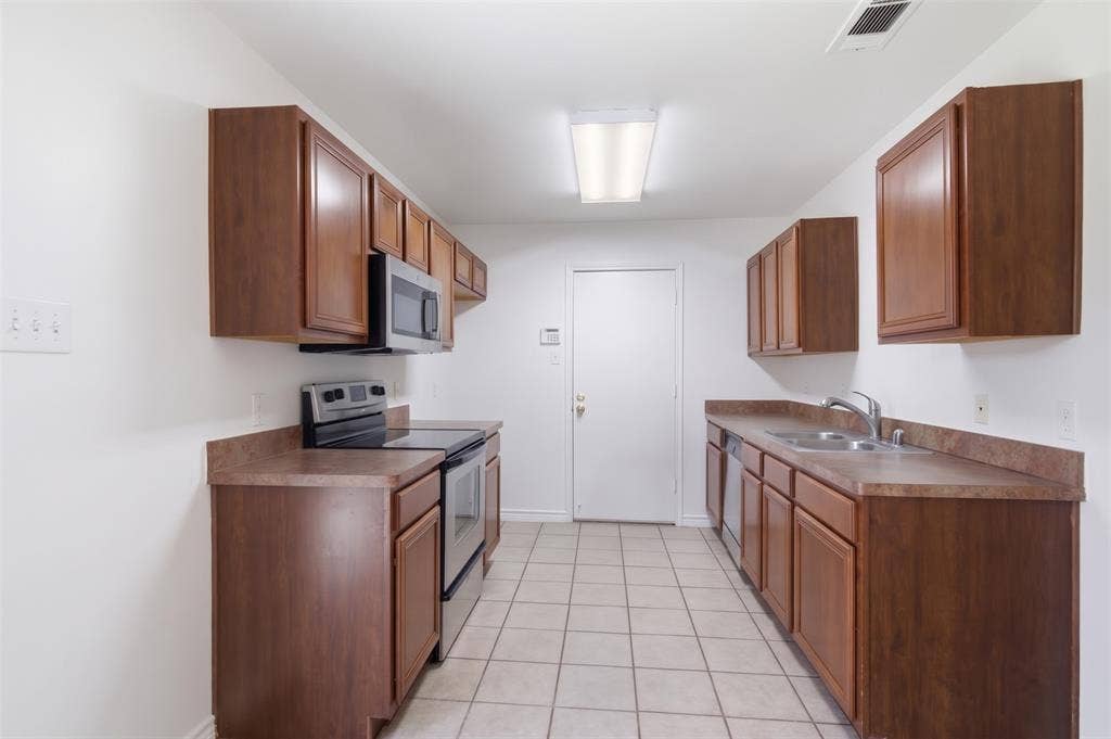 6904 Bountiful Grove Drive, McKinney, TX 75070 6904 Bountiful Grove Drive, McKinney, TX 75070