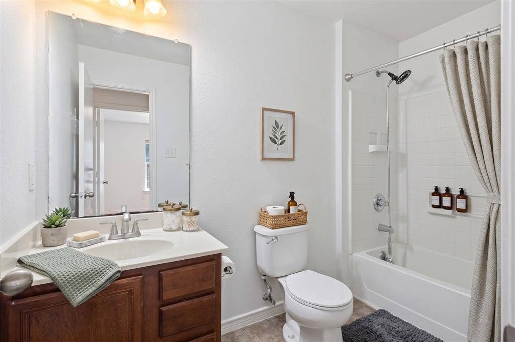 6904 Bountiful Grove Drive, McKinney, TX 75070 6904 Bountiful Grove Drive, McKinney, TX 75070