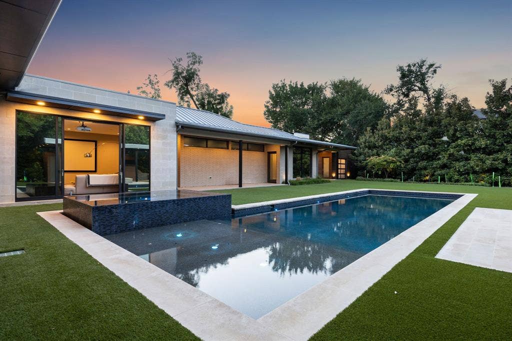 4745 Crooked Lane, Dallas, TX 75229 Pool and spa