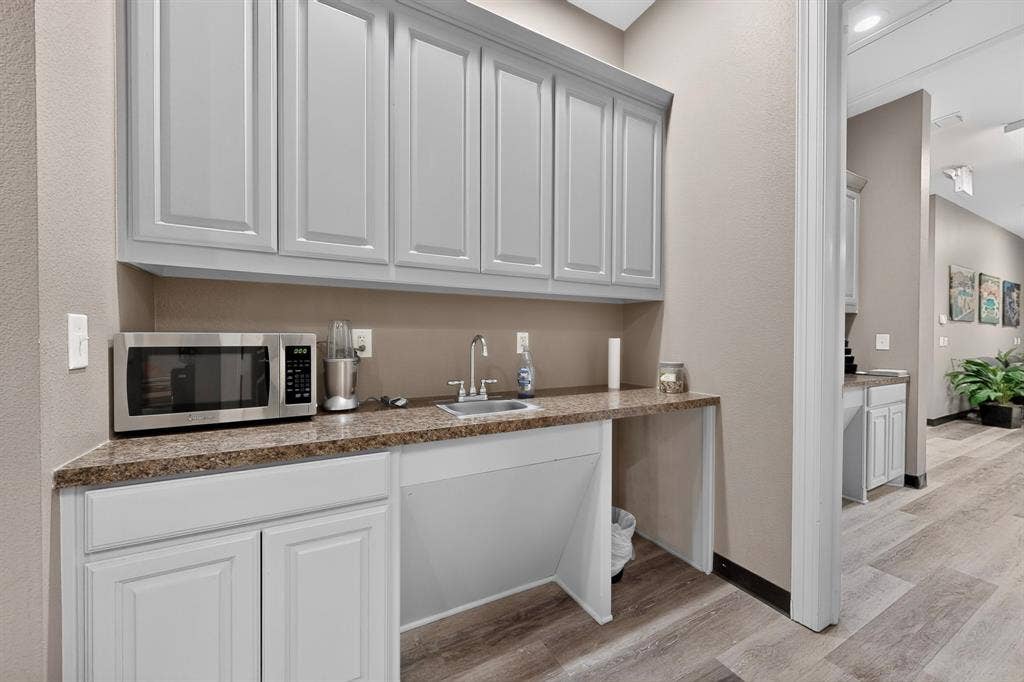 2230 Bush Drive, McKinney, TX 75070 2230 Bush Drive, McKinney, TX 75070