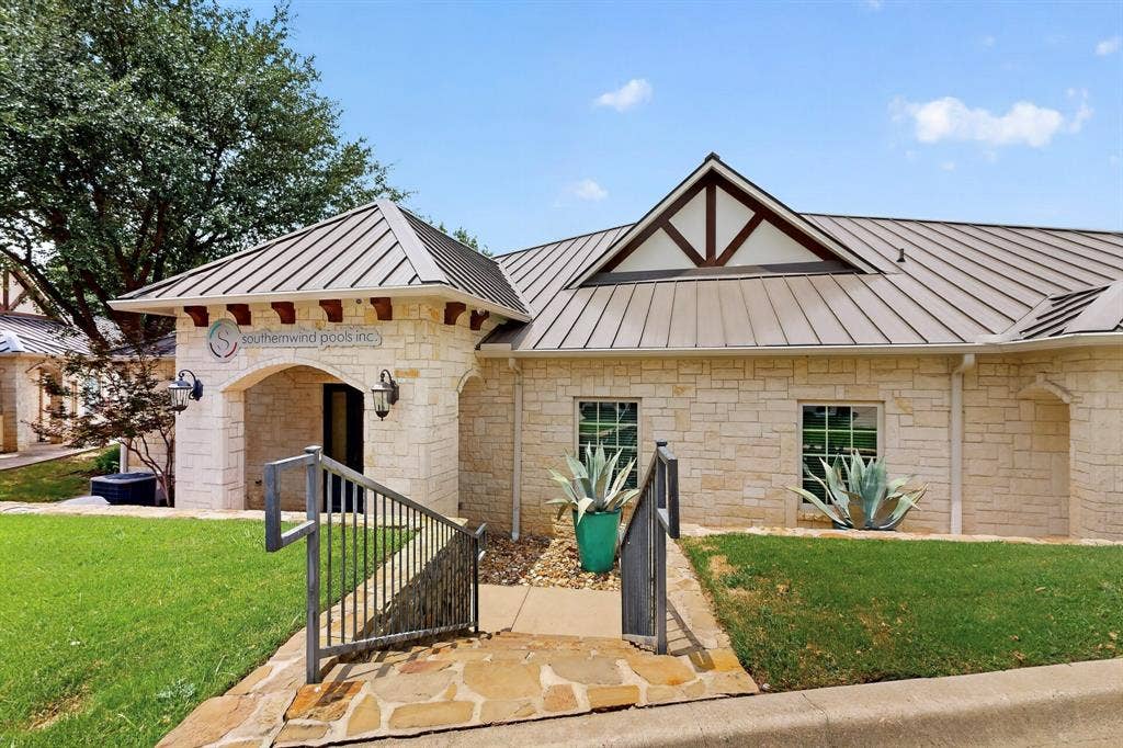 2230 Bush Drive, McKinney, TX 75070 2230 Bush Drive, McKinney, TX 75070