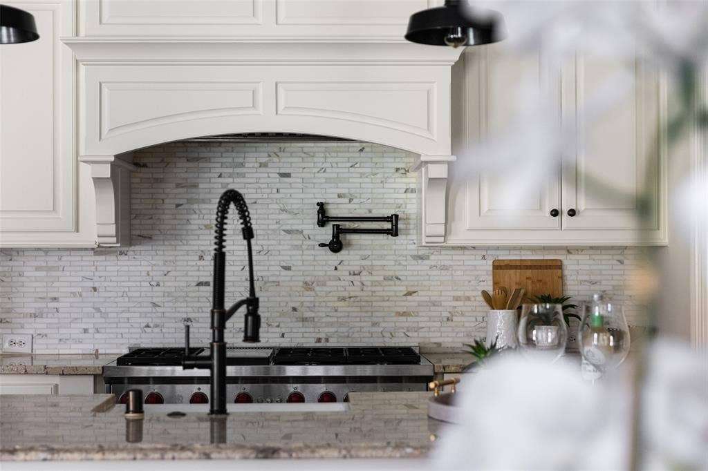 6205 Avalon Woods Drive, McKinney, TX 75072 6205 Avalon Woods Drive, McKinney, TX 75072