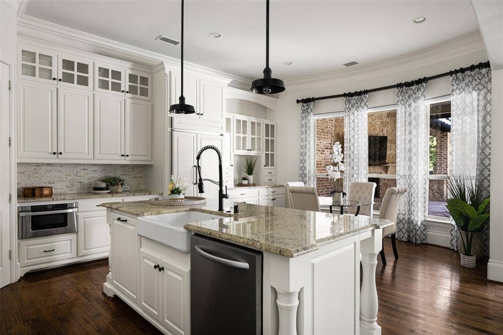6205 Avalon Woods Drive, McKinney, TX 75072 6205 Avalon Woods Drive, McKinney, TX 75072