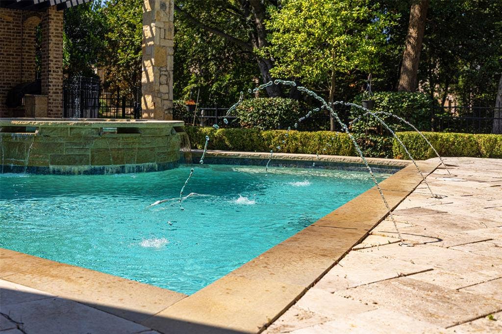 6205 Avalon Woods Drive, McKinney, TX 75072 6205 Avalon Woods Drive, McKinney, TX 75072