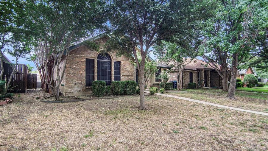Property photo for 6908 Bentley Avenue, Fort Worth, TX