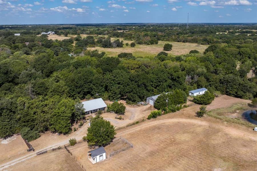 Property photo for 5562 Cedar Creek Drive, Kemp, TX