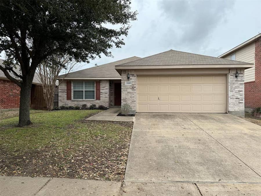 Property photo for 2009 Kings Forest Drive, Heartland, TX