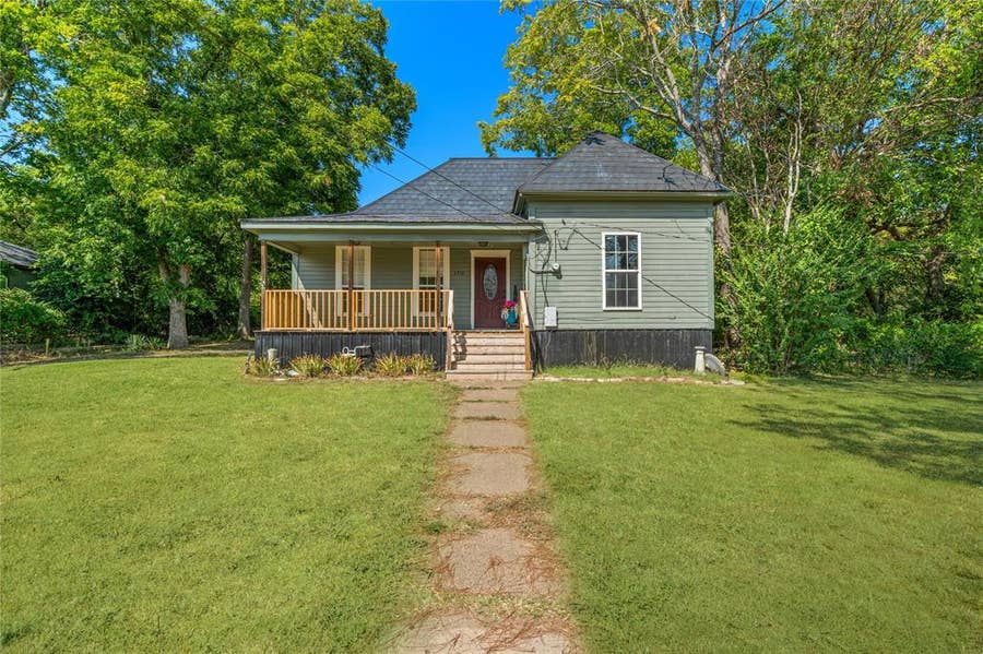 Property photo for 1216 Wesley Street, Greenville, TX