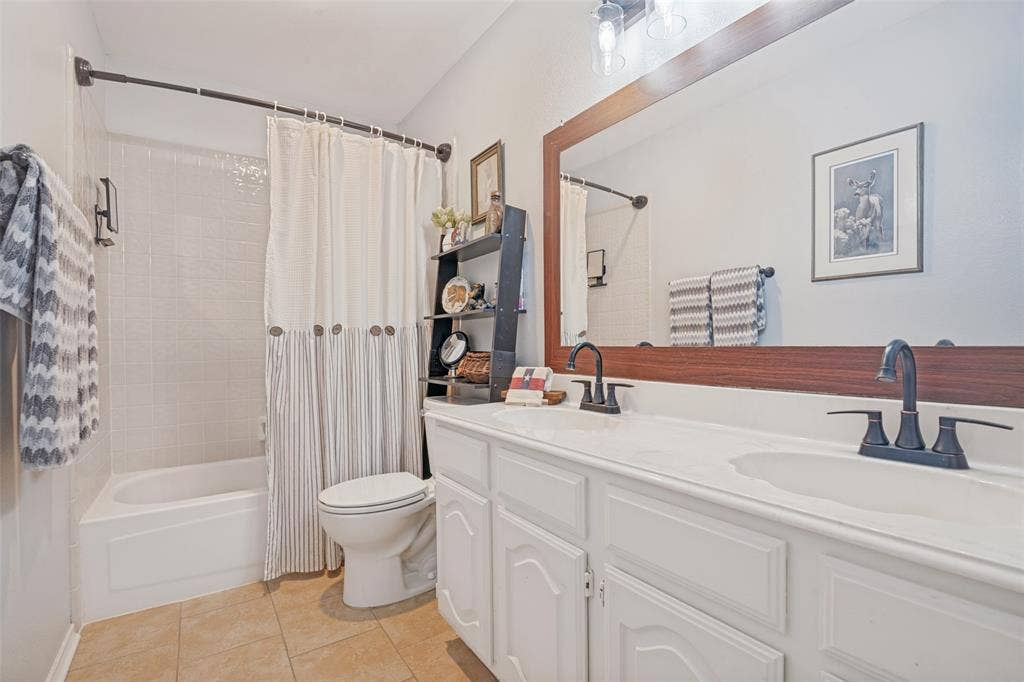 8317 Trail Lake Drive, Rowlett, TX 75088 8317 Trail Lake Drive, Rowlett, TX 75088