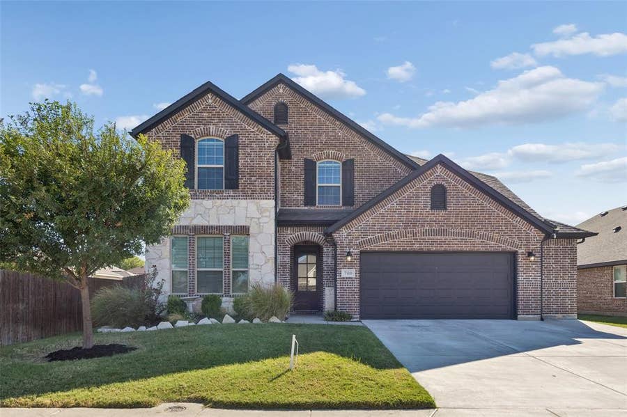 Property photo for 700 Newberry Lane, Royse City, TX