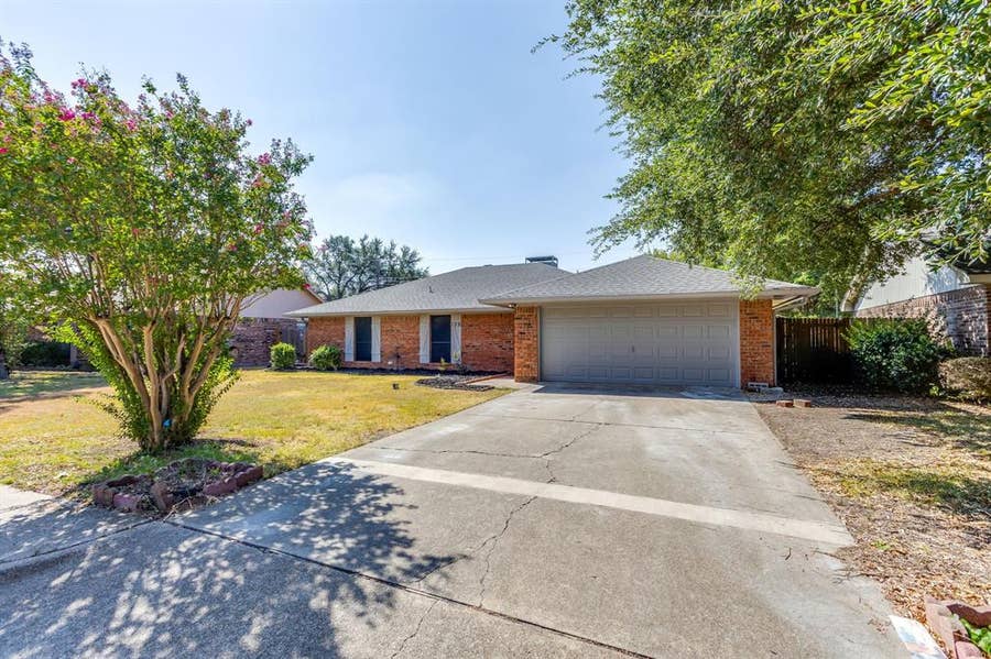 Property photo for 106 Sidney Drive, Glenn Heights, TX