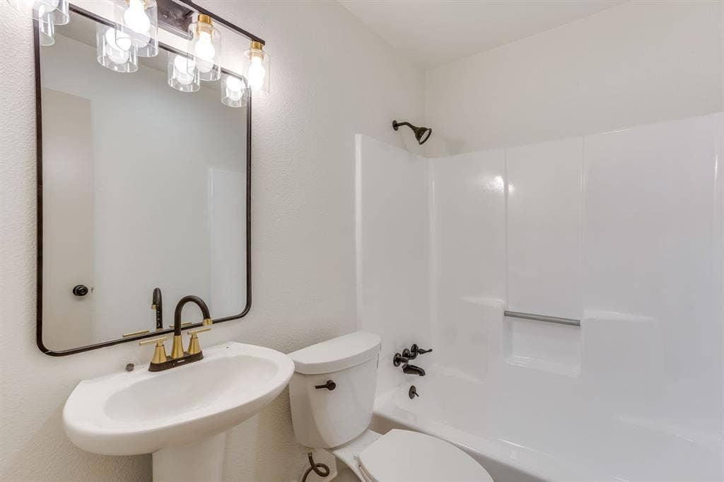 106 Sidney Drive, Glenn Heights, TX 75154 106 Sidney Drive, Glenn Heights, TX 75154