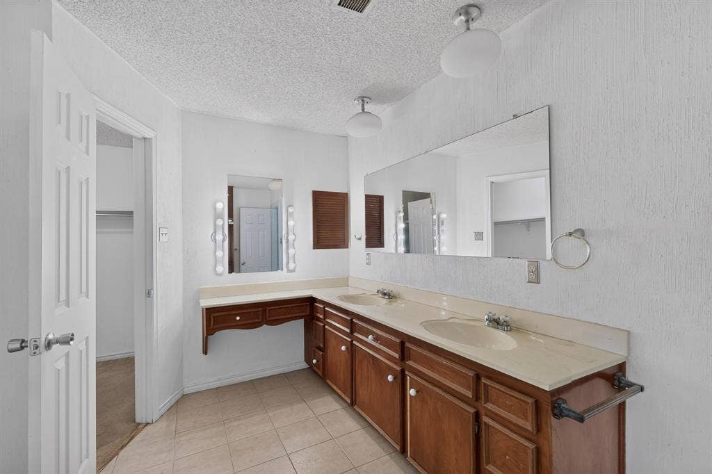 7316 N Stone Meadow Circle, Rowlett, TX 75088 7316 N Stone Meadow Circle, Rowlett, TX 75088