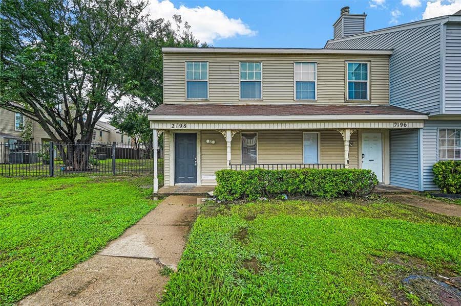Property photo for 2198 Aspen Drive, Dallas, TX