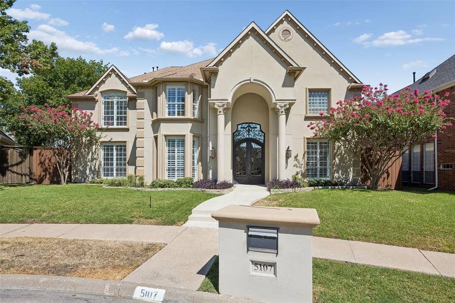 Property photo for 5107 Scarborough Lane, Dallas, TX