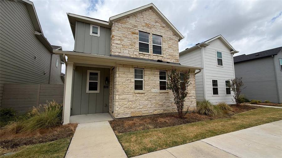 Property photo for 2029 Woodlawn Way, #85, Argyle, TX