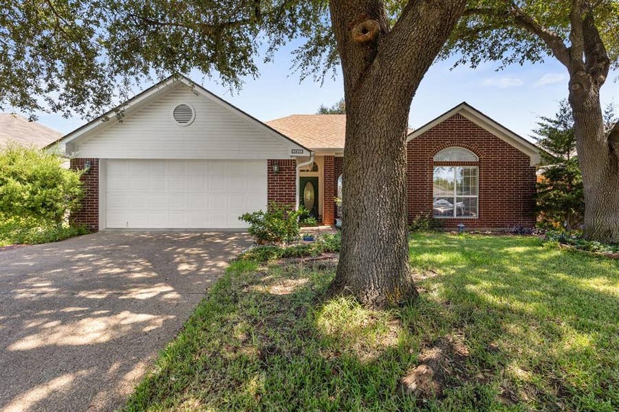 Property photo for 2800 Comanche Trail, Waco, TX