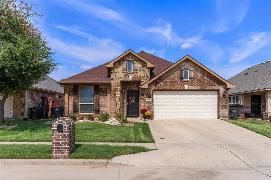 Property photo for 4336 Sweet Clover Lane, Fort Worth, TX