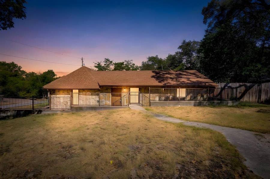 Property photo for 6940 Hatch Road, Fort Worth, TX