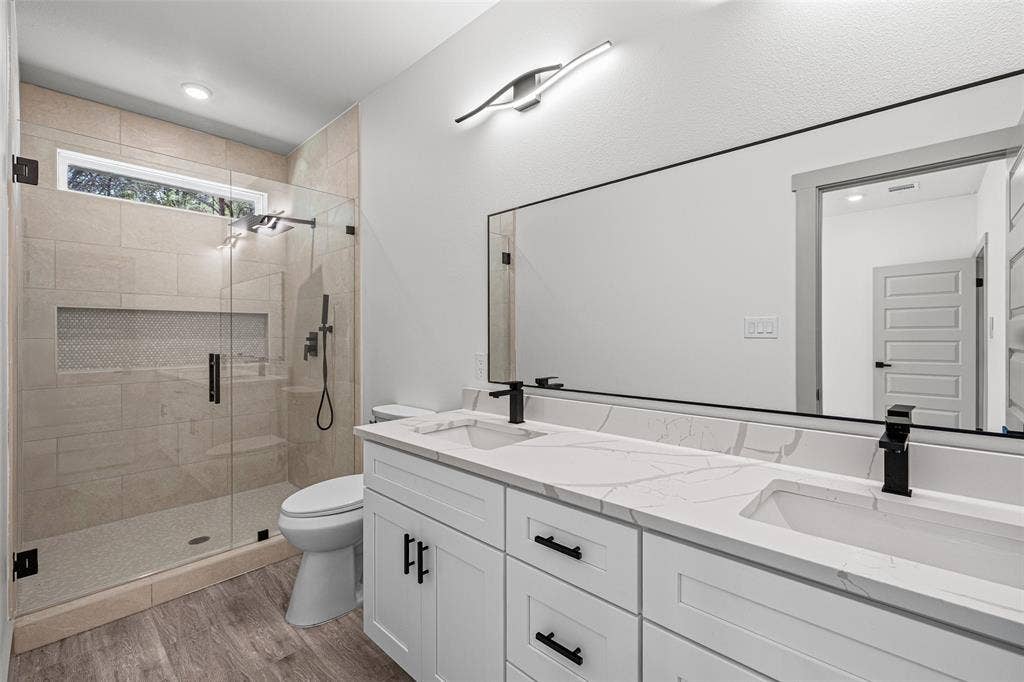 2201 Christine Drive, Granbury, TX 76048 2201 Christine Drive, Granbury, TX 76048