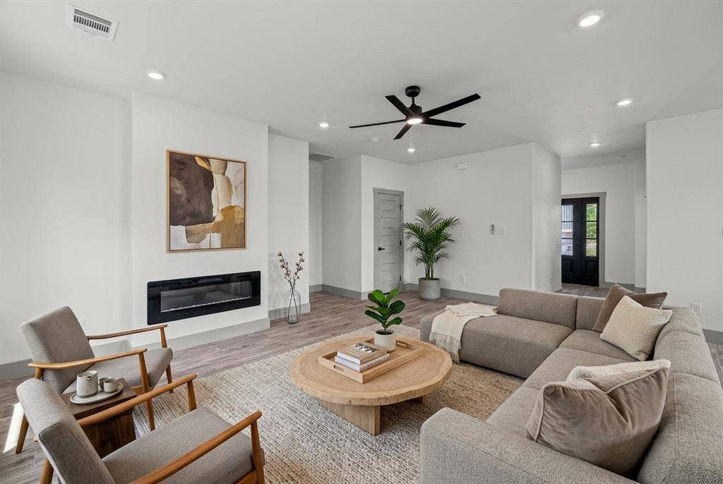 2201 Christine Drive, Granbury, TX 76048 *Virtually staged*