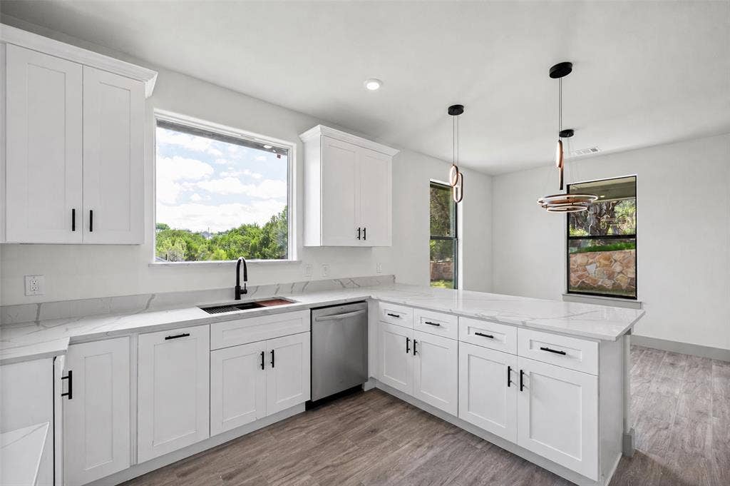 2201 Christine Drive, Granbury, TX 76048 2201 Christine Drive, Granbury, TX 76048