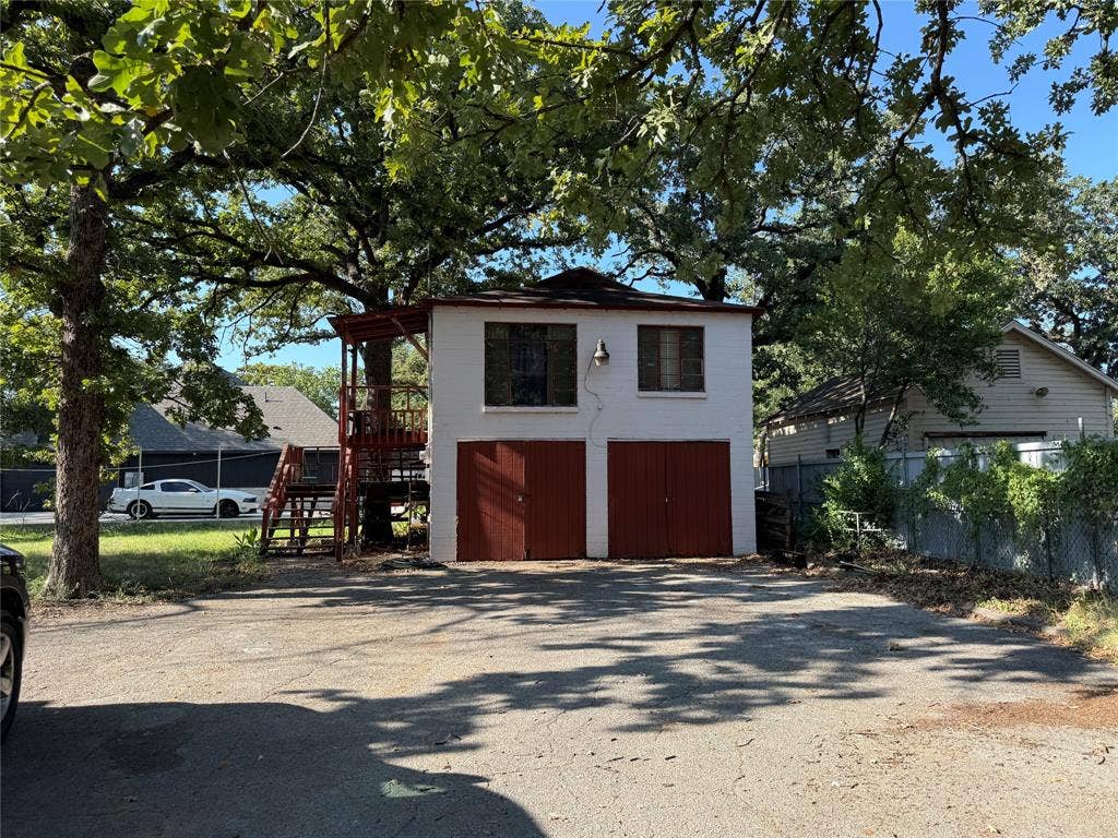 2939 Field Street, Haltom City, TX 76117