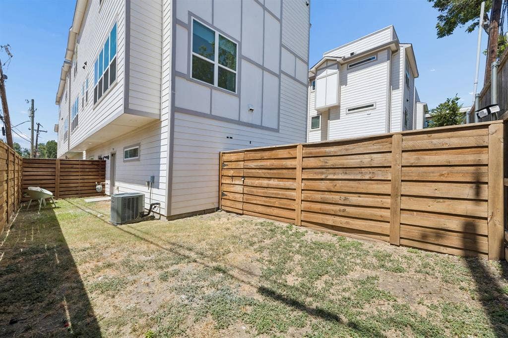 1917 Landon Lane, Dallas, TX 75204