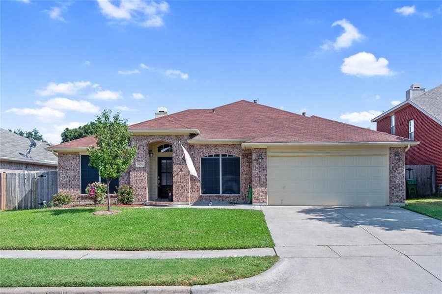 Property photo for 1020 Bonanza Drive, Arlington, TX