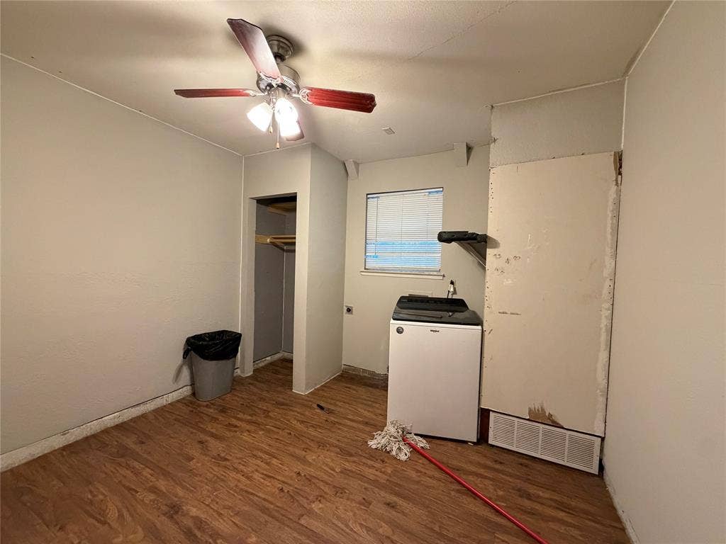 902 Milky Way, Garland, TX 75040