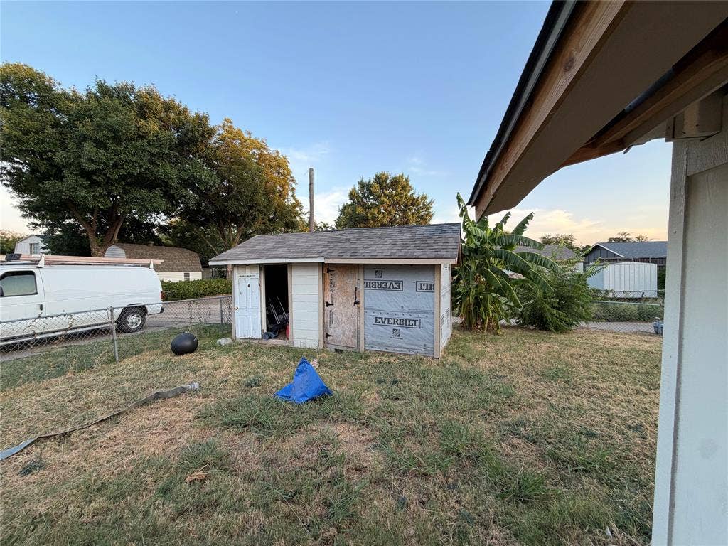 902 Milky Way, Garland, TX 75040