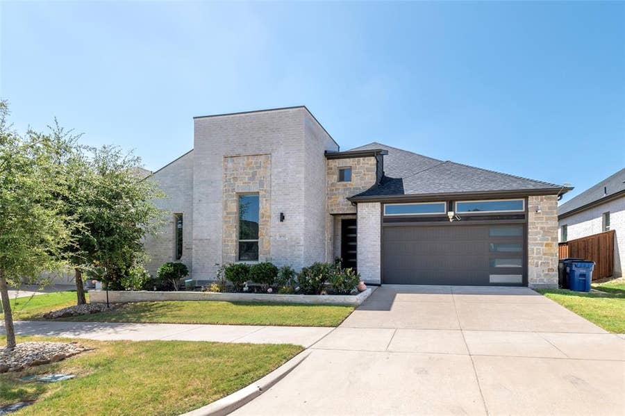 Property photo for 1041 Ocean Breeze Drive, Allen, TX