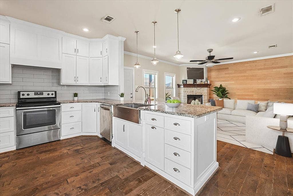 109 Springleaf Lane, Mabank, TX 75147 109 Springleaf Lane, Mabank, TX 75147