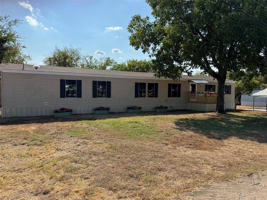 3510 Gerry Drive, Granbury, TX 76049 3510 Gerry Drive, Granbury, TX 76049