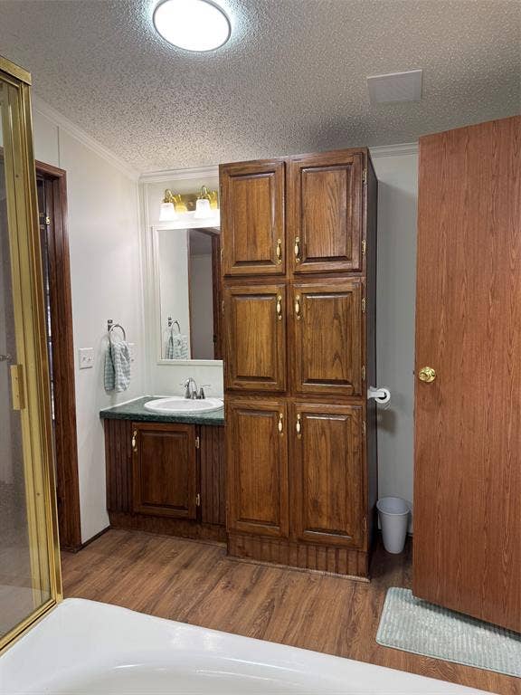 3510 Gerry Drive, Granbury, TX 76049 3510 Gerry Drive, Granbury, TX 76049
