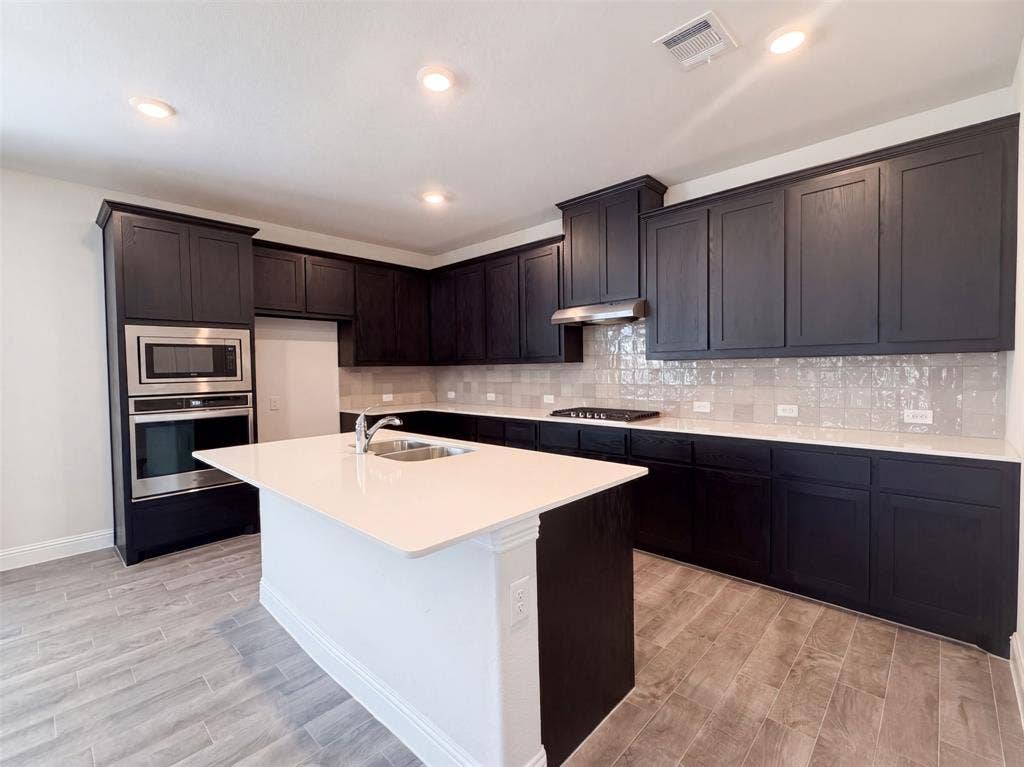 2929 Log Cabin Drive, Celina, TX 75009 2929 Log Cabin Drive, Celina, TX 75009