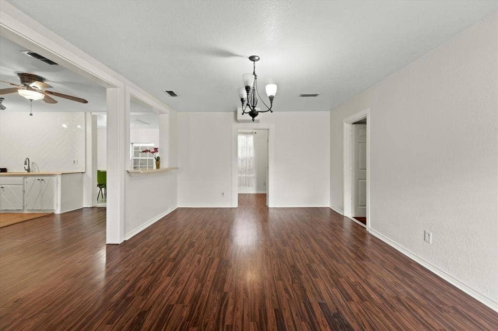 709 S Munger Boulevard, Dallas, TX 75223 709 S Munger Boulevard, Dallas, TX 75223