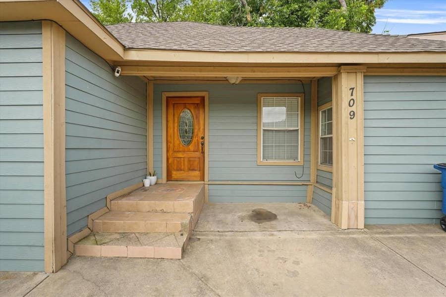 Property photo for 709 S Munger Boulevard, Dallas, TX