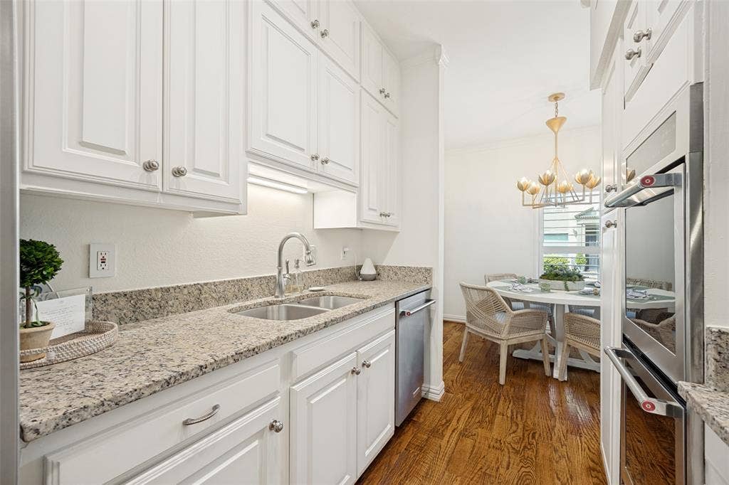 7526 W Northwest Highway, #5, Dallas, TX 75225 All appliances have been recently replaced. There is great storage in the kitchen and throughout the condo.