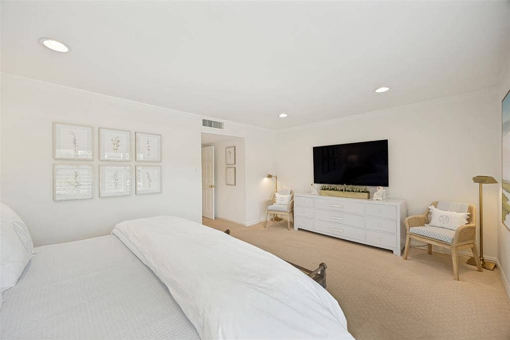 7526 W Northwest Highway, #5, Dallas, TX 75225 7526 W Northwest Highway, #5, Dallas, TX 75225