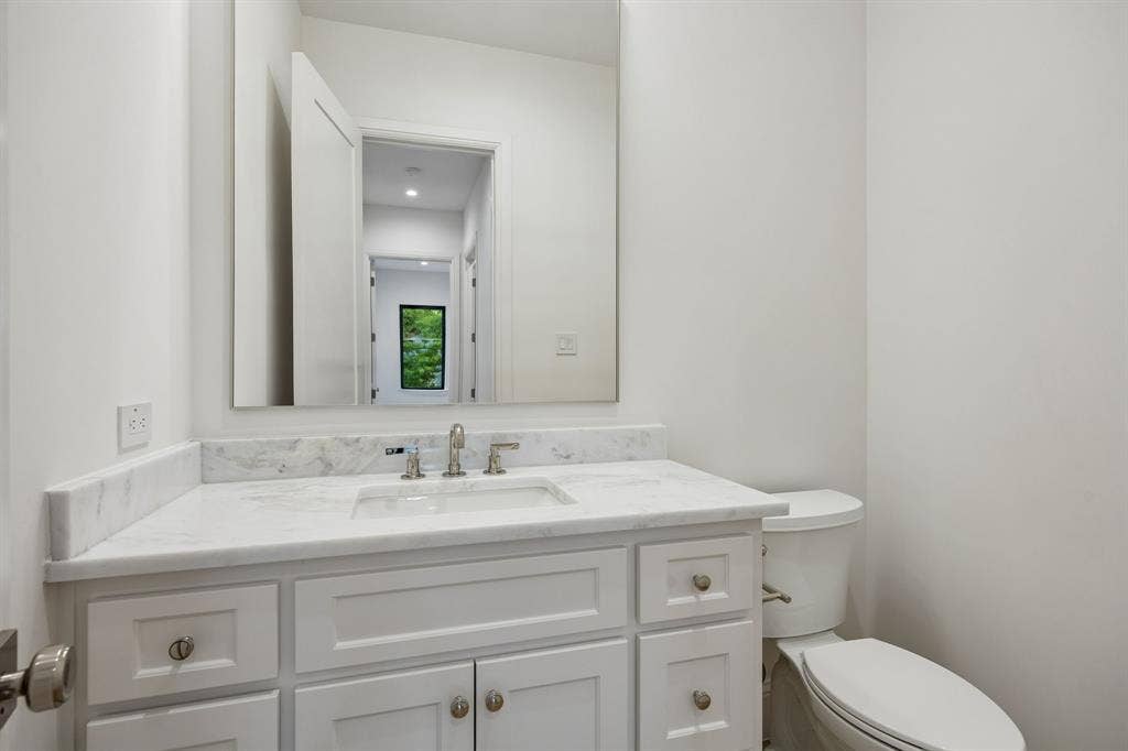 10128 Coppedge Lane, Dallas, TX 75229 10128 Coppedge Lane, Dallas, TX 75229