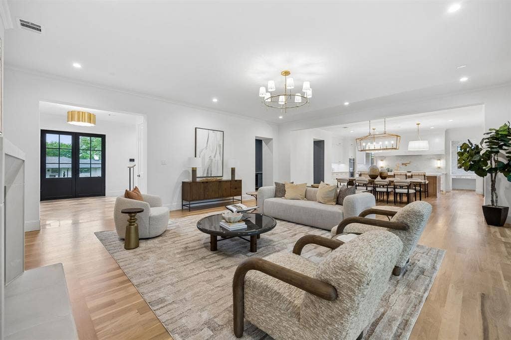 10128 Coppedge Lane, Dallas, TX 75229 10128 Coppedge Lane, Dallas, TX 75229