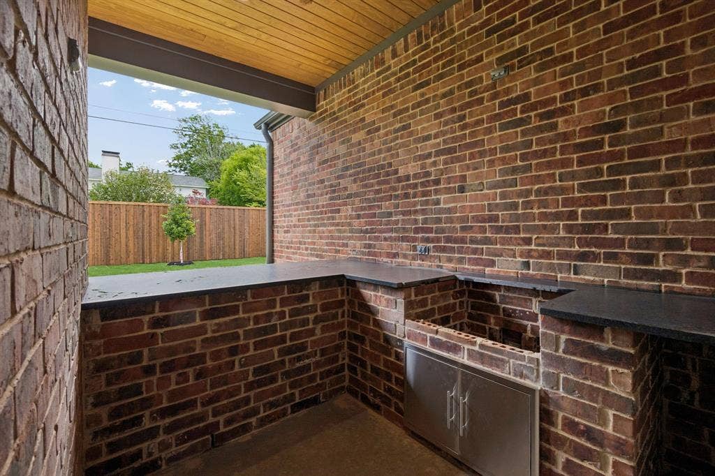 10128 Coppedge Lane, Dallas, TX 75229 10128 Coppedge Lane, Dallas, TX 75229