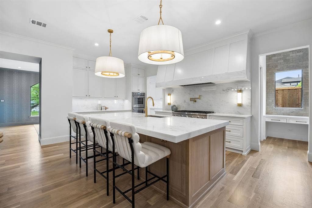 10128 Coppedge Lane, Dallas, TX 75229 10128 Coppedge Lane, Dallas, TX 75229