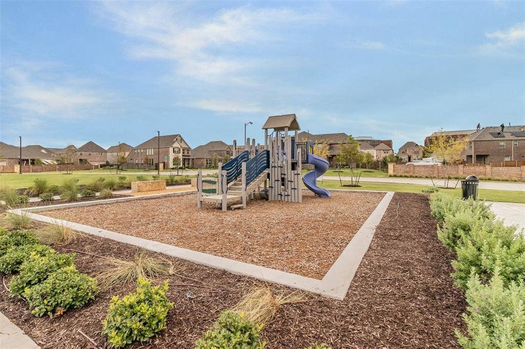 8229 Plumbago Way, Dallas, TX 75252 Community Playground